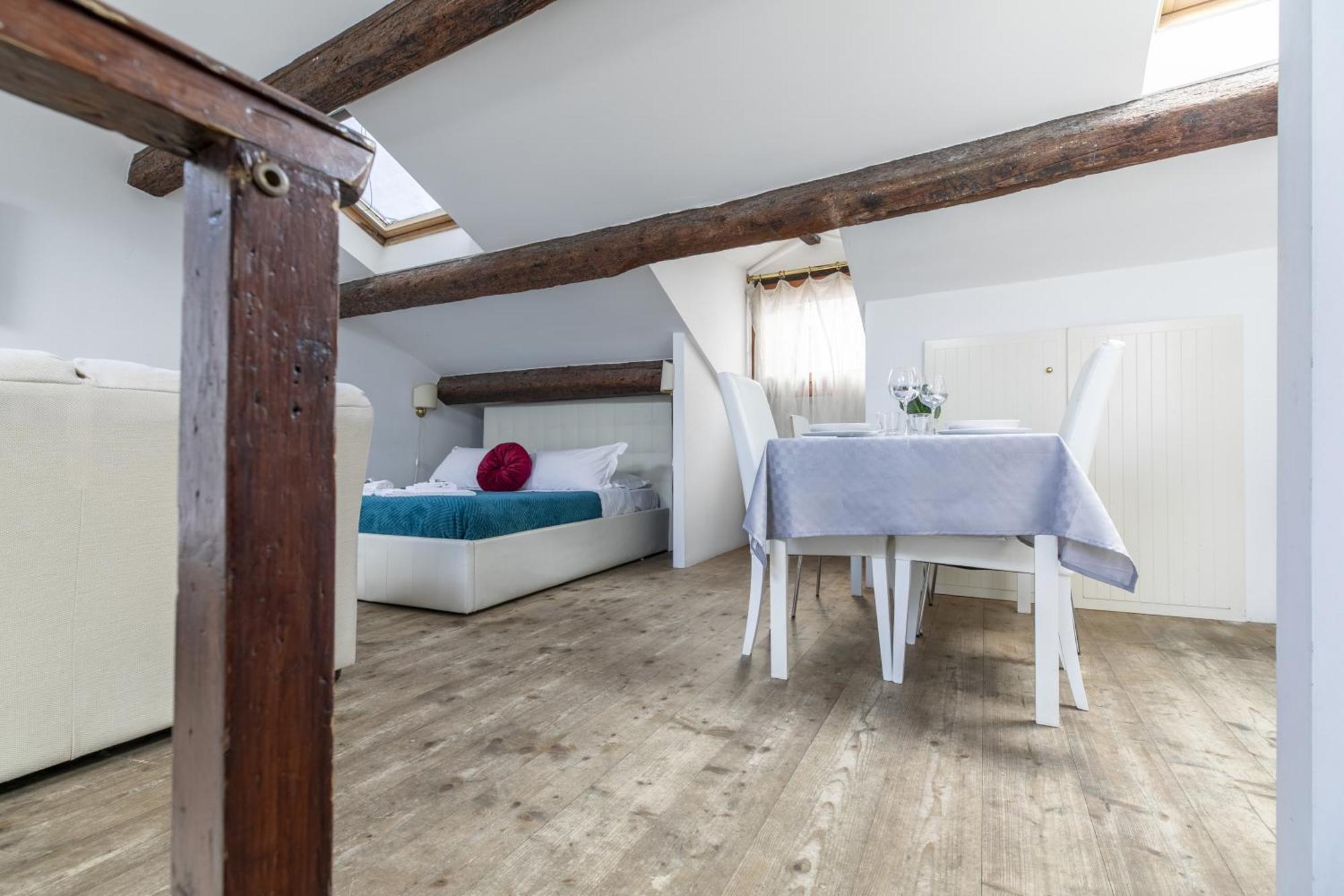 Apartment Lovely Attic For 4 Person With Wifi - A/c