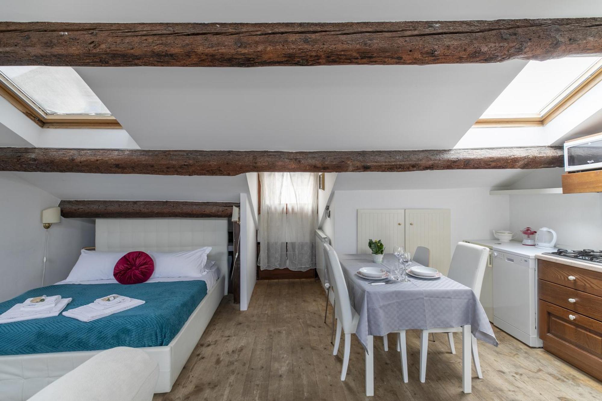 Apartment Lovely Attic For 4 Person With Wifi - A/c Venedig